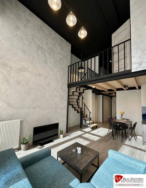 loft 1.jpg