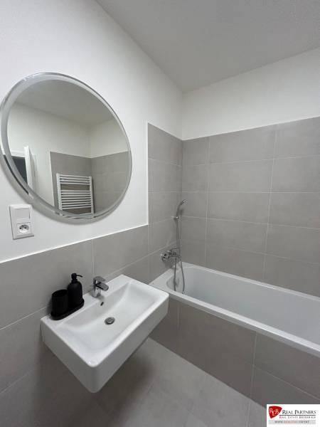 WhatsApp Image 2025-10-15 at 11.22.52 (1).jpeg