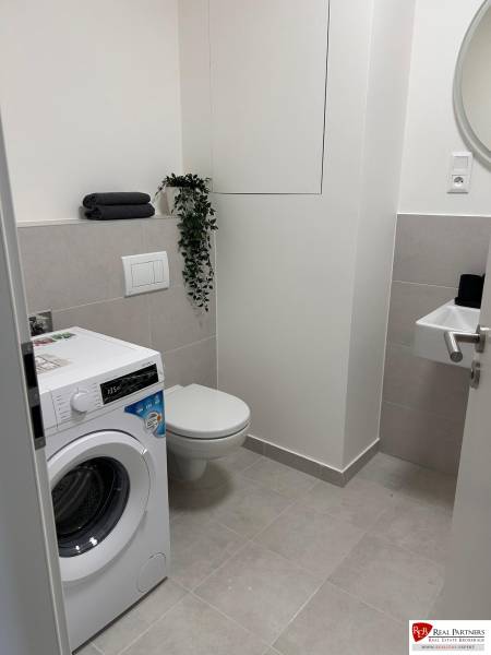 WhatsApp Image 2025-10-15 at 11.22.52.jpeg