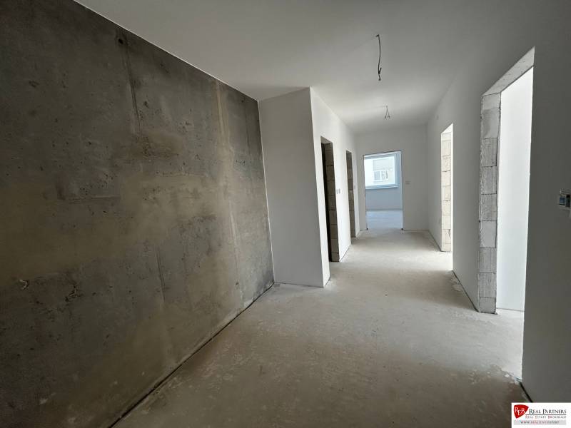 WhatsApp Image 2025-08-11 at 16.28.15 (2).jpeg