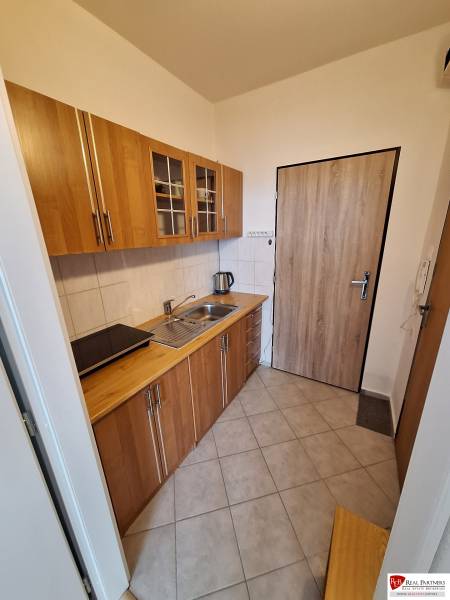 3  chodba gars Nam Hraniciarov 2A.jpg