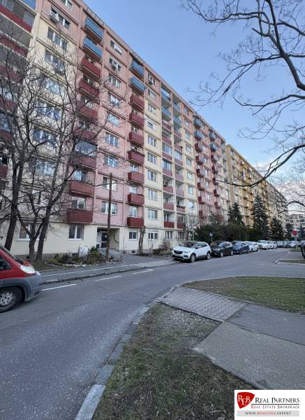 Rumančekova OD_vonku.jpeg