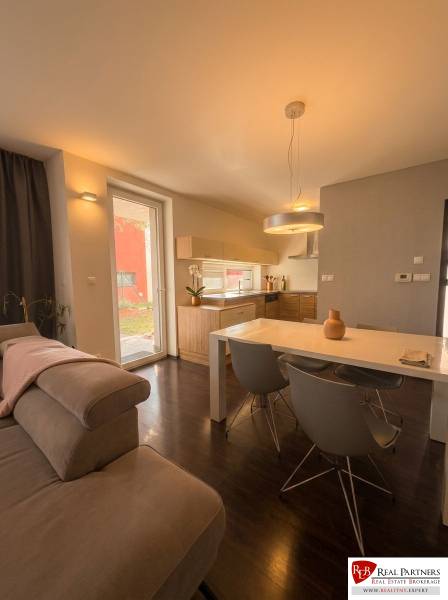 Spolupráca_Rovinka_Dom_obyvacka a kuchyňa 2.jpeg