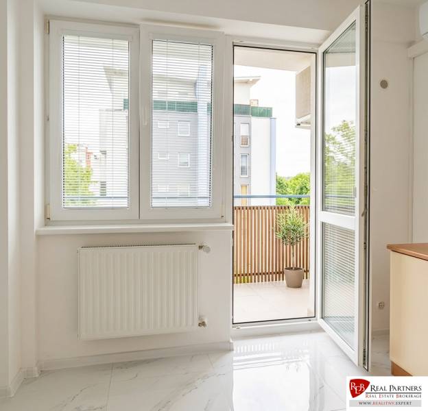 Kazanská ul_balkón.jpg