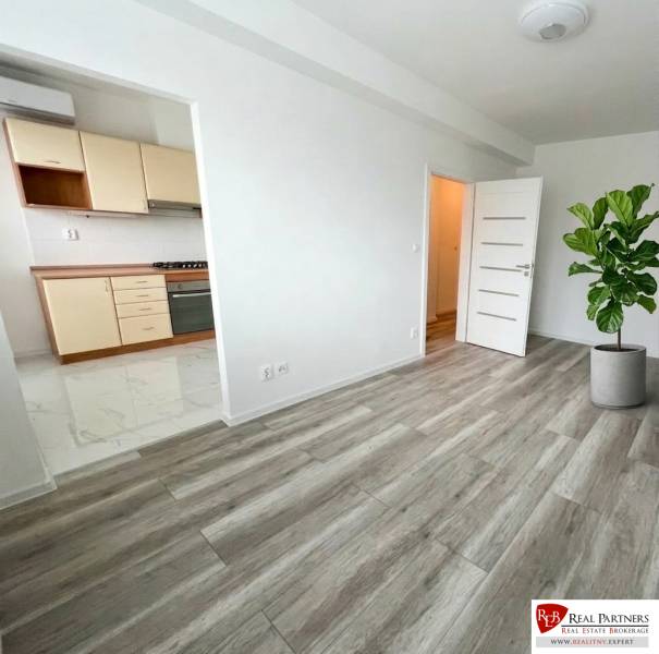 Kazanská ul_izba_kuchyna.jpg