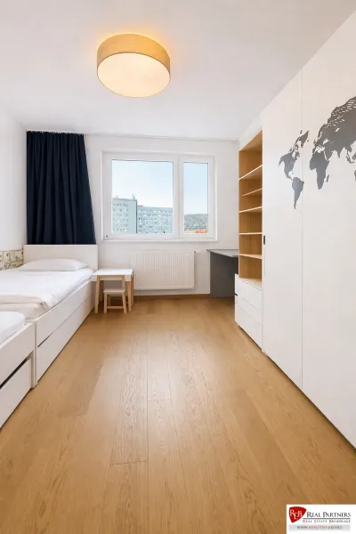 Bernolákova 7896, Bratislava-Staré Mesto_detská izba.jpg