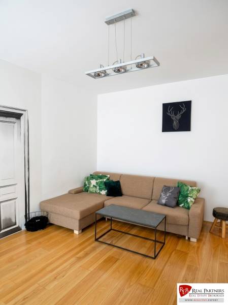 Mestská, Bratislava III_nájom_obyvacka.jpg