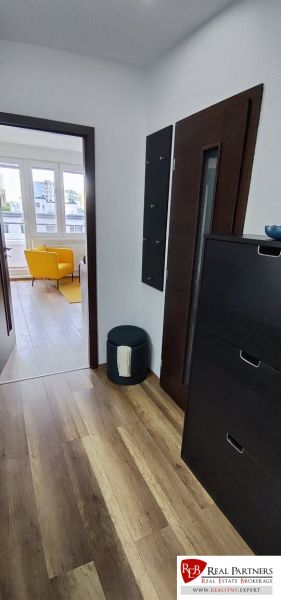 192742500 (7).jpg