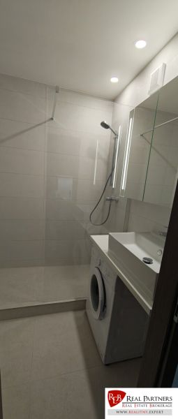 192742500 (6).jpg