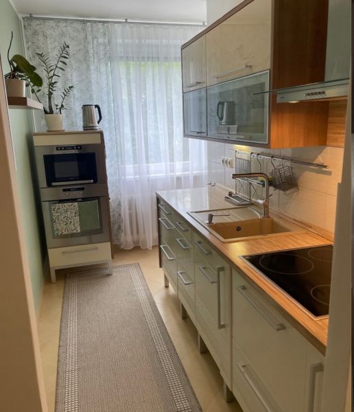 Prenájom - 3-izbový byt s balkónom – Ružinovská ulica_4..jpg