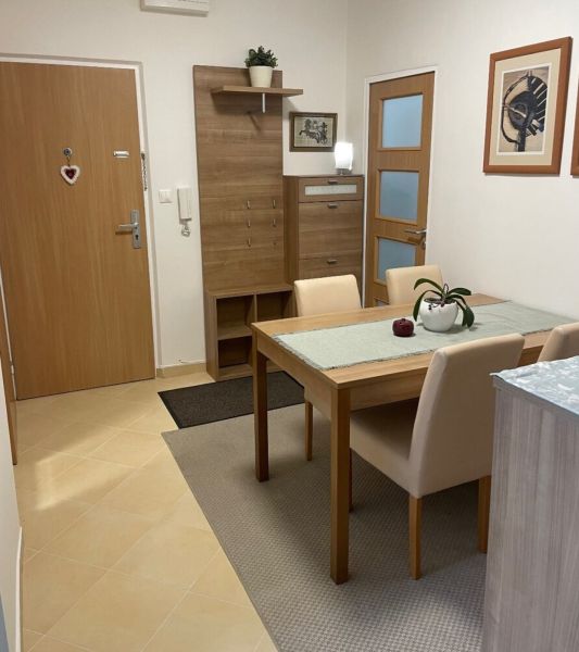 Prenájom - 3-izbový byt s balkónom – Ružinovská ulica_9..jpg