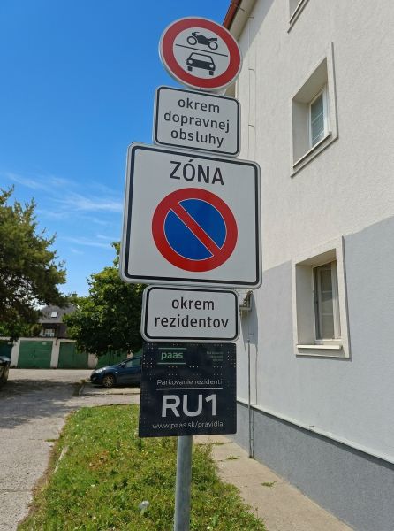 Parkovanie vo dvore pre rezidentov